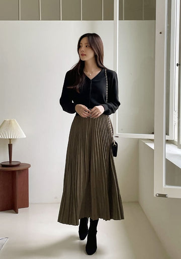 Colby Suede Belt Banding Pleated Skirt